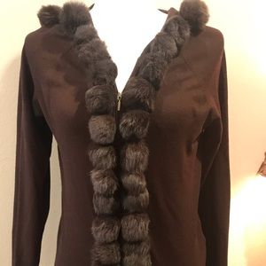 Bellini chocolate brown fur pom sweater hoodie, M